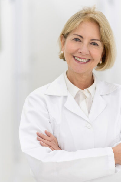 Fachärztin für Plastische und Ästhetische Chirurgie erklärt Eingriffe der Ästhetischen Chirurgie Vorher und Nachher.